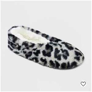 Gray Leopard Print Slipper Socks